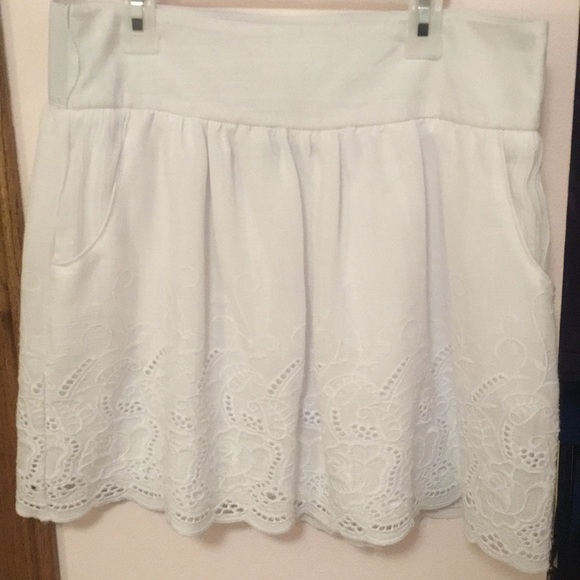 Girl’s Skirt - Picture 1 of 2